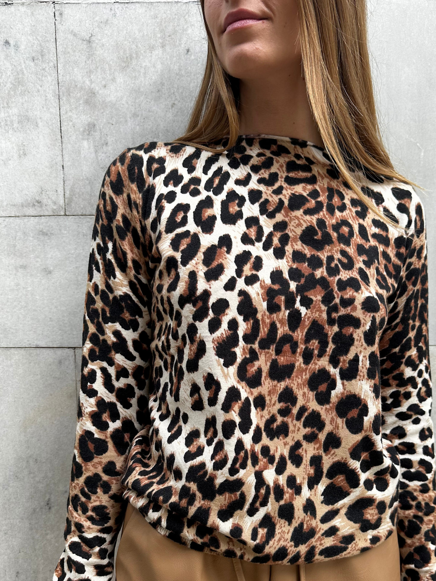 One size leopard long sleeve shirt