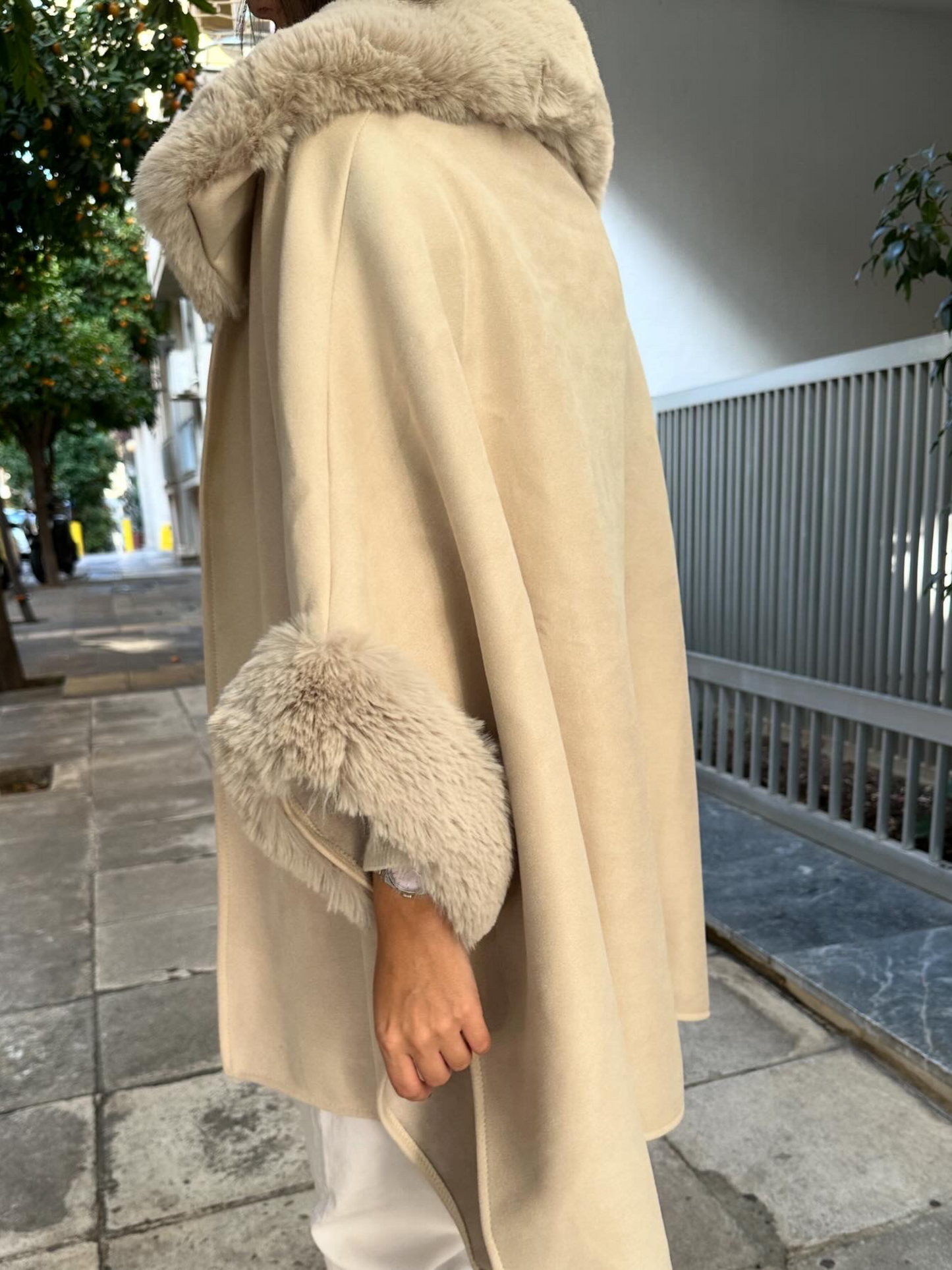 Elvira beige cape with eco fur